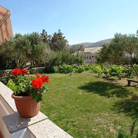 Pag 13060b Apartment Pag Town